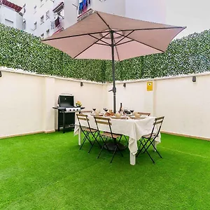 Apartamento Bajo Urbano Boutique En Carlos Haya Con Terraza Y Parking, Málaga